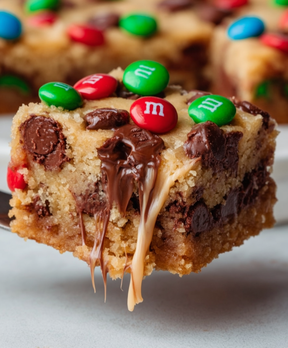 Christmas M&M Cookie Bars